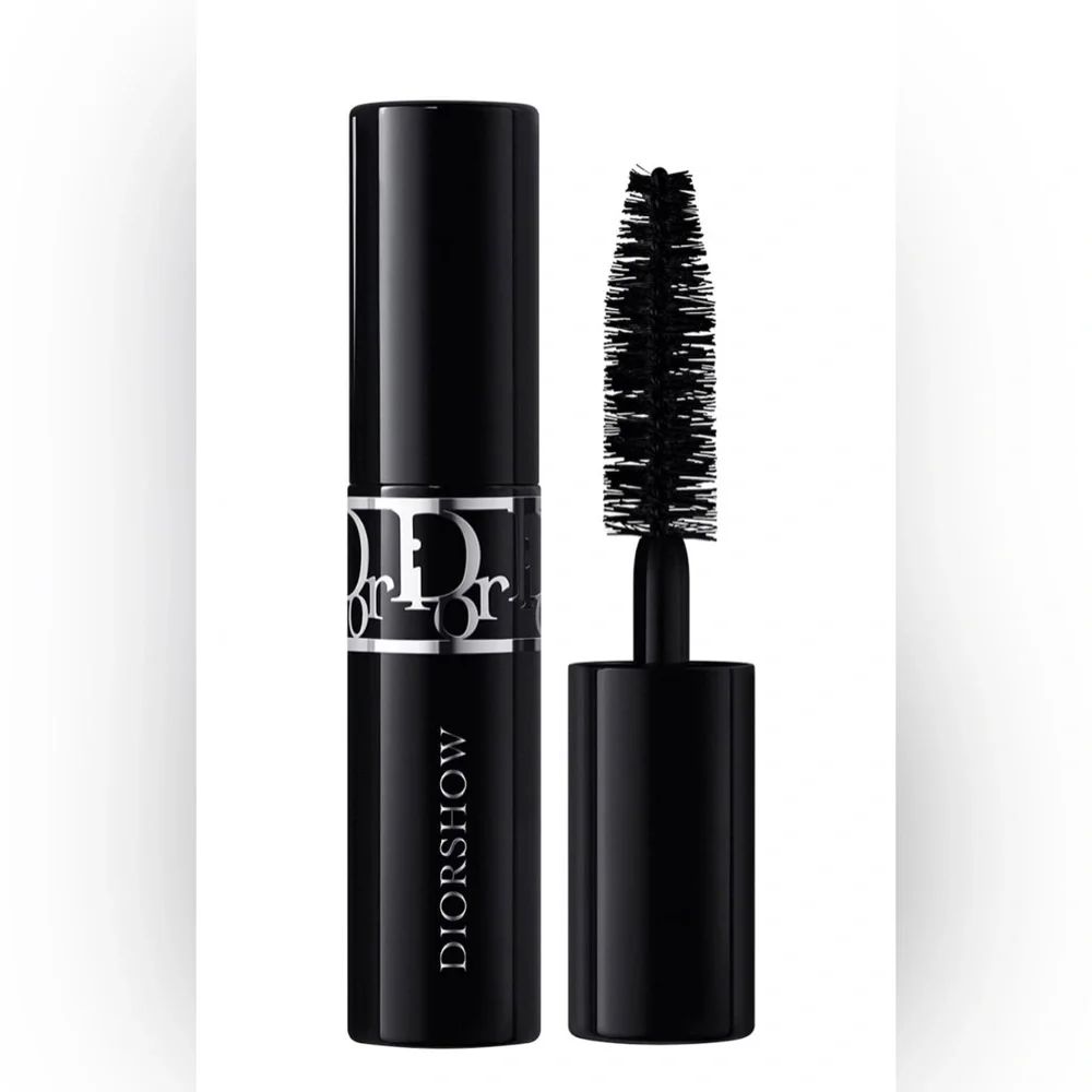 DIORSHOW 24h Buildable VolumeMascara Lash-by-Lash;90% Natural-Origin Ingredients